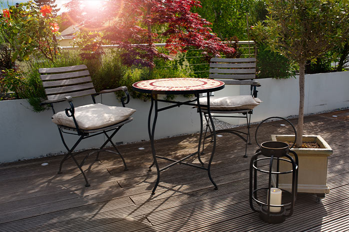 Rustic furniture makes a Mediterranean terrace particularly cosy
