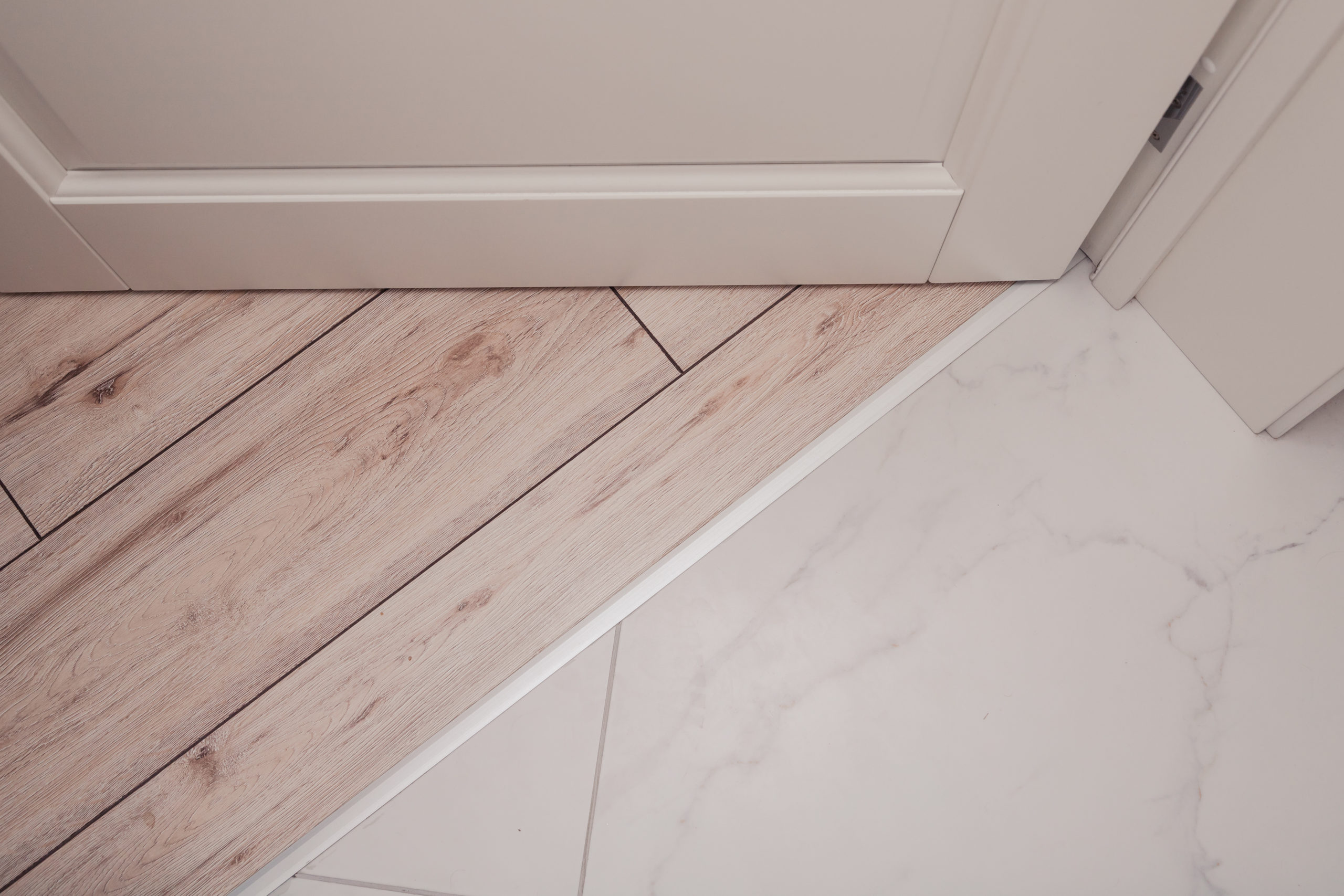 Vinyl Flooring or Tiles - Which Flooring is Better?